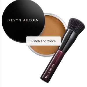 Authentic Kevyn Aucoin Foundation Brush ONLY NWT
